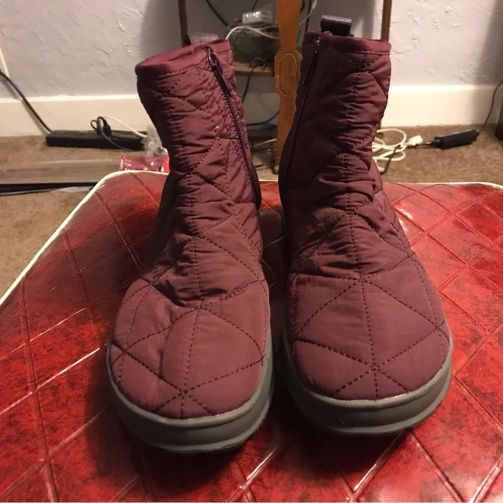 BOGS Women's Snowday Low Waterproof Insulated Winter Snow Boot
